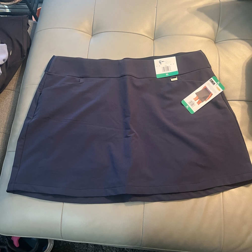 Greg Norman women’s golf skirt , NWT size XL.